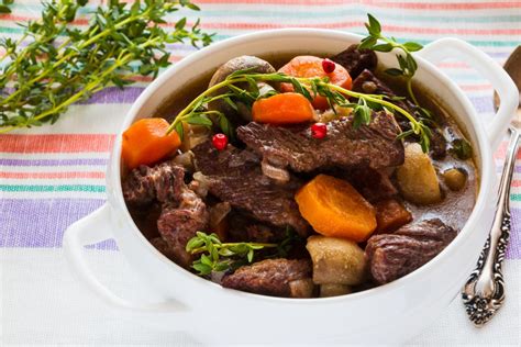 Recipe for Beef Burgundy | Almanac.com