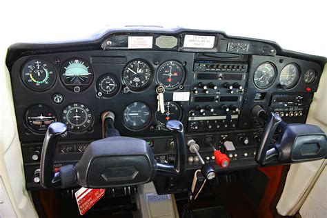 Cessna 150 Cockpit by LPPRSpotting on DeviantArt