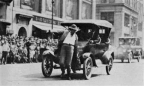 The forgotten history of how automakers invented the crime of "jaywalking" - Vox