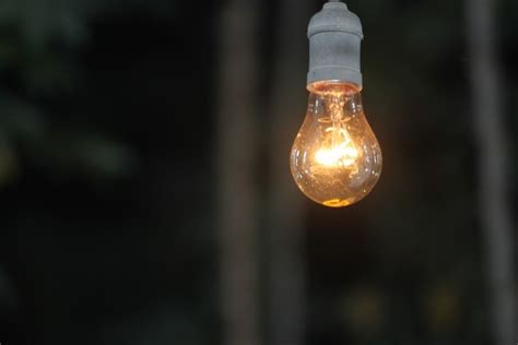 Jenis bohlam lampu pijar, CFL, LED ruangan rumah paling awet, irit, hemat energi dan ...