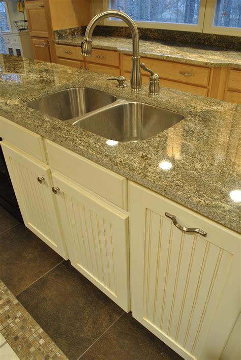 Kitchen Island Granite Countertops Undermount Sink Tile Floor Accent Granite Kitchen, Granite ...