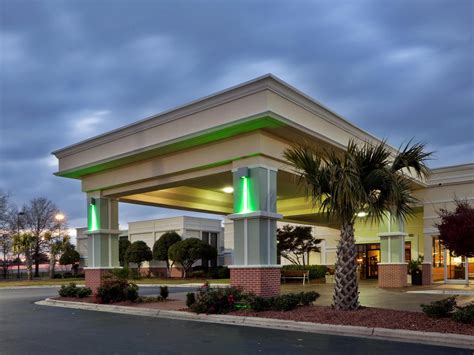 Lumberton NC Hotels | Holiday Inn Hotel Lumberton North I-95 | IHG