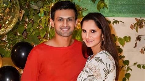 Sania Mirza's family reacts after Shoaib Malik marries Pakistani actress | Crickit