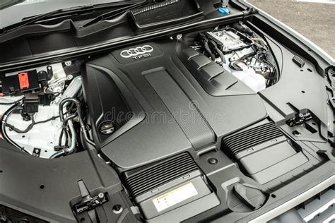 Audi Q7 2019 Engine editorial photo. Image of audi, display - 139381501