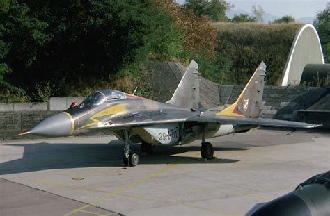 MiG-29 Luftwaffe | Bremgarten, 17 September 1992. MiG-29 29+… | Flickr