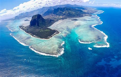 Visible underwater cliff creates "waterfall" illusion- mauritius island ...