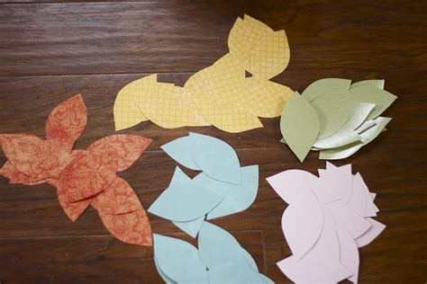 Take Heart - DIY paper leaves wreath tutorial - DIY Show Off ™ - DIY ...