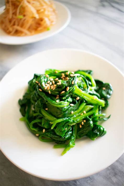 Spinach salad made simple. This easy Asian side dish can be made in 5 ...