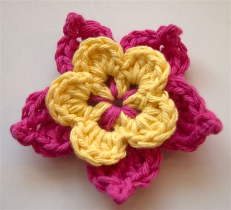 10 Beautiful (and Free) Crochet Flower Patterns