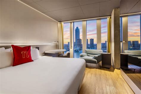 Book premium skyline room in Rotterdam | nhow Hotels