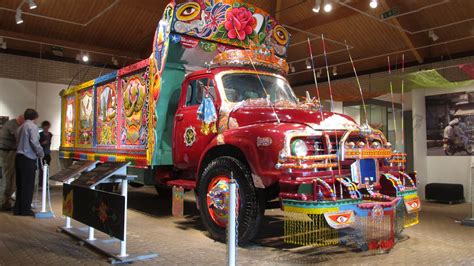 How Pakistani truck art is similar to Japanese Dekotora - PakWheels Blog