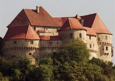 Veliki Tabor castle, Croatia, photo by tobotras, via trekearth.com | Castle, Castle designs, Croatia