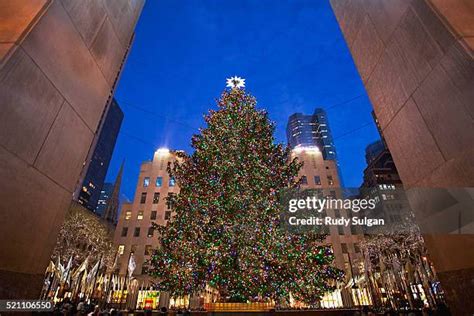 17,880 Rockefeller Center Christmas Stock Photos, High-Res Pictures ...