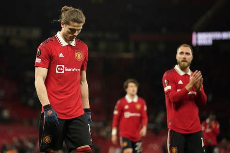 Man Utd injury crisis worsens with Martinez and Varane forced out - CGTN