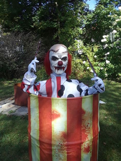 Creepy clown decoration | Scary halloween decorations, Clowns halloween decorations, Scary halloween