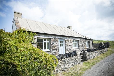 Cottage in Abereiddy, Pembrokeshire, Wales - The Villa. Sleeps 6. #TheCoastalWay | Coastal ...