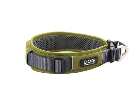 Comfortable dog collar with soft and breathable padding, wide ergonomic ...