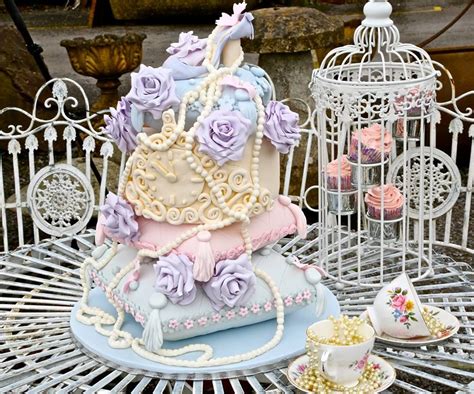 Cinderella inspired wedding cake by www.chunkycherubcakes.com Wedding Cakes Vintage, Vintage ...