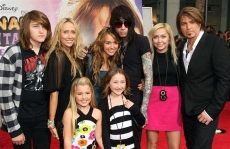 Miley Cyrus family: siblings, parents, children, husband