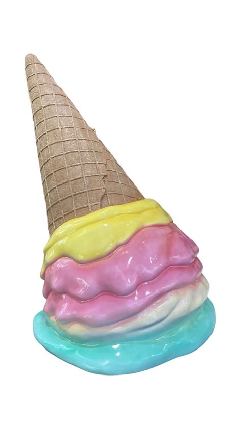 Giant Ice Cream Cone by EB Studios, 2021 | Sculpture | Artsper (1367175)