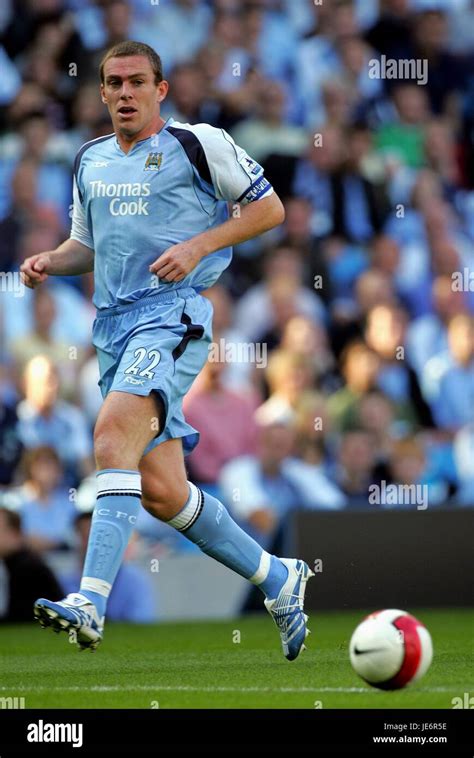 RICHARD DUNNE MANCHESTER CITY FC CITY OF MANCHESTER STADIUM MANCHESTER ...