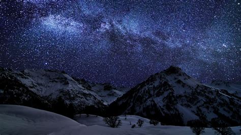 A winter night with many stars Wallpaper Download 5120x2880