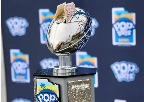 Photo: Giant Toaster At Pop-Tarts Bowl Is Going Viral - The Spun