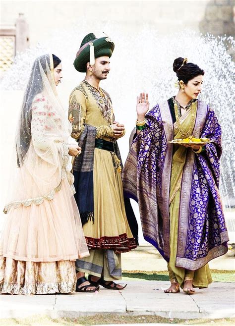 Deepika Padukone, Ranveer Singh & Priyanka Chopra as Mastani, Peshwa ...