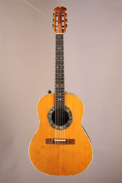 Vince Gill is Selling Some of His Prized Guitars [Pics]