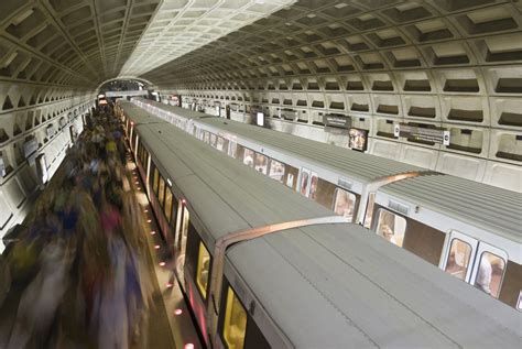 Washington Metro: A Guide to Using the D.C. Metrorail