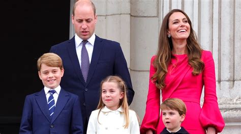 Prince and Princess of Wales, and their kids: A casual Christmas card photo from William and ...