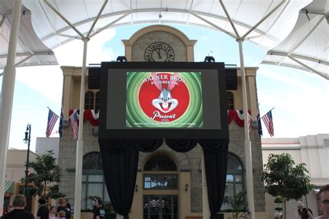 Warner Bros. Movie World LED Screen | ULA Group