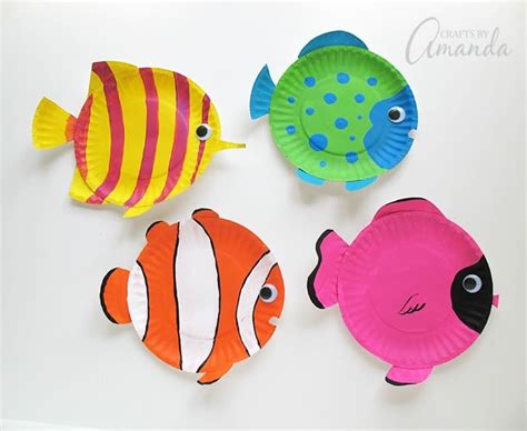 Paper Plate Tropical Fish: a vibrant and fun paper plate kid's craft!