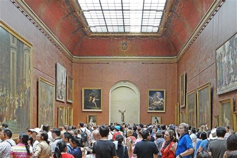 Louvre Museum Highlights: 2H Private Guided Tour