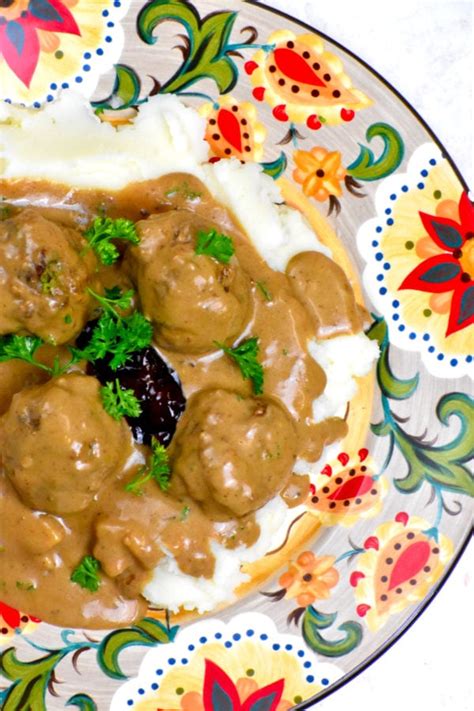 Köttbullar (Swedish Meatballs) - GypsyPlate