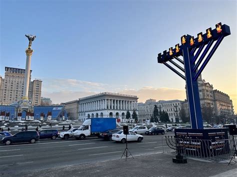 Ukrainians Prepare for a Solemn Wartime New Year’s Eve