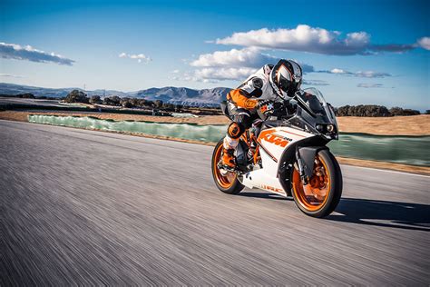 KTM RC 200: Pros, Cons, Should You Buy One? | BikeDekho