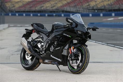 2021 Kawasaki Ninja ZX-10R Review - Cycle News