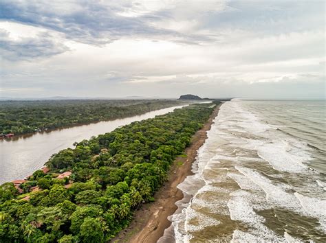 Hiking Cerro Tortuguero, Tortuguero | kimkim