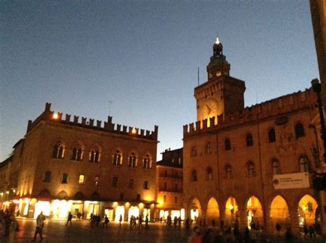 Bologna walking tour in half a day (2.5 hours)