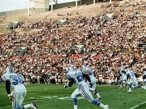 Titans' 20 seasons sprang from rocky start in Memphis