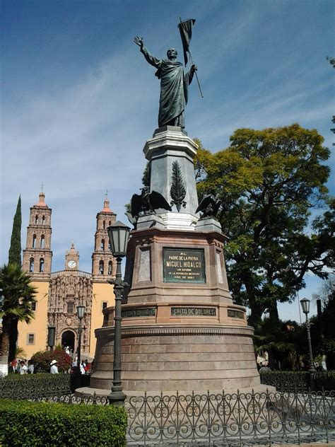 Migue Hidalgo monument