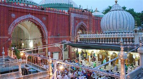 The Ways of Faith: An unbeliever draws lessons of life at a dargah | Eye News - The Indian Express