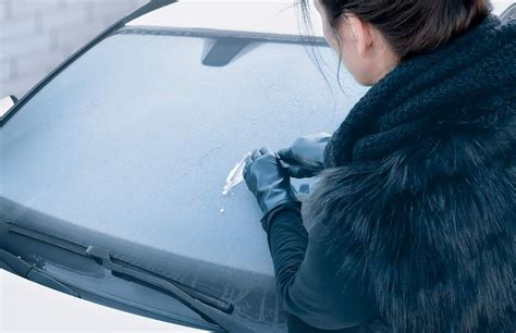 Tips for De-Icing Your Car | Onlia Insurance