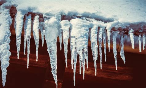 What Is Ice Damming? And How to Prevent It and Fix It - IowaWeather.com