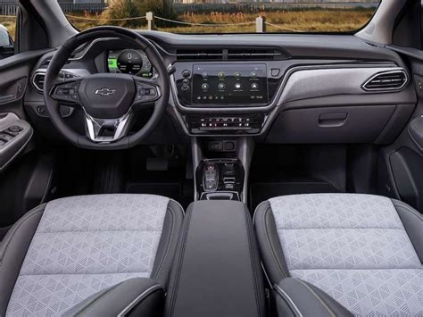 2023 Chevrolet Bolt EUV Features, Interior & More | Cochran Cars