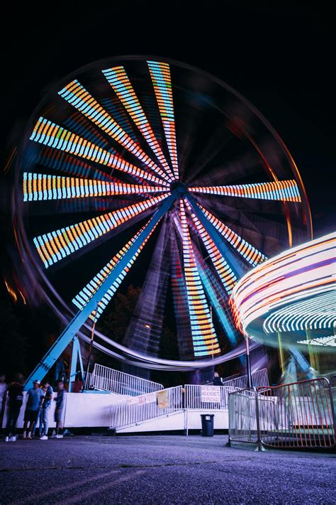 Lit Ferris Wheel at Night · Free Stock Photo