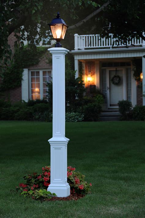 Signature Lamp Post with Steel Ground Mount | USA Exterior