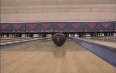 Bowling Ball Pins GIF - Bowling Ball Pins Strike - ค้นพบและแชร์ GIF