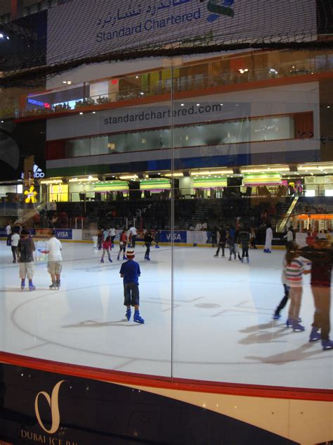 Open-air ice skating rink inside the mall!! The Dubai Mall - DUBAI, UAE ...